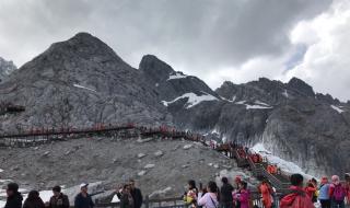 玉龙雪山海拔高度